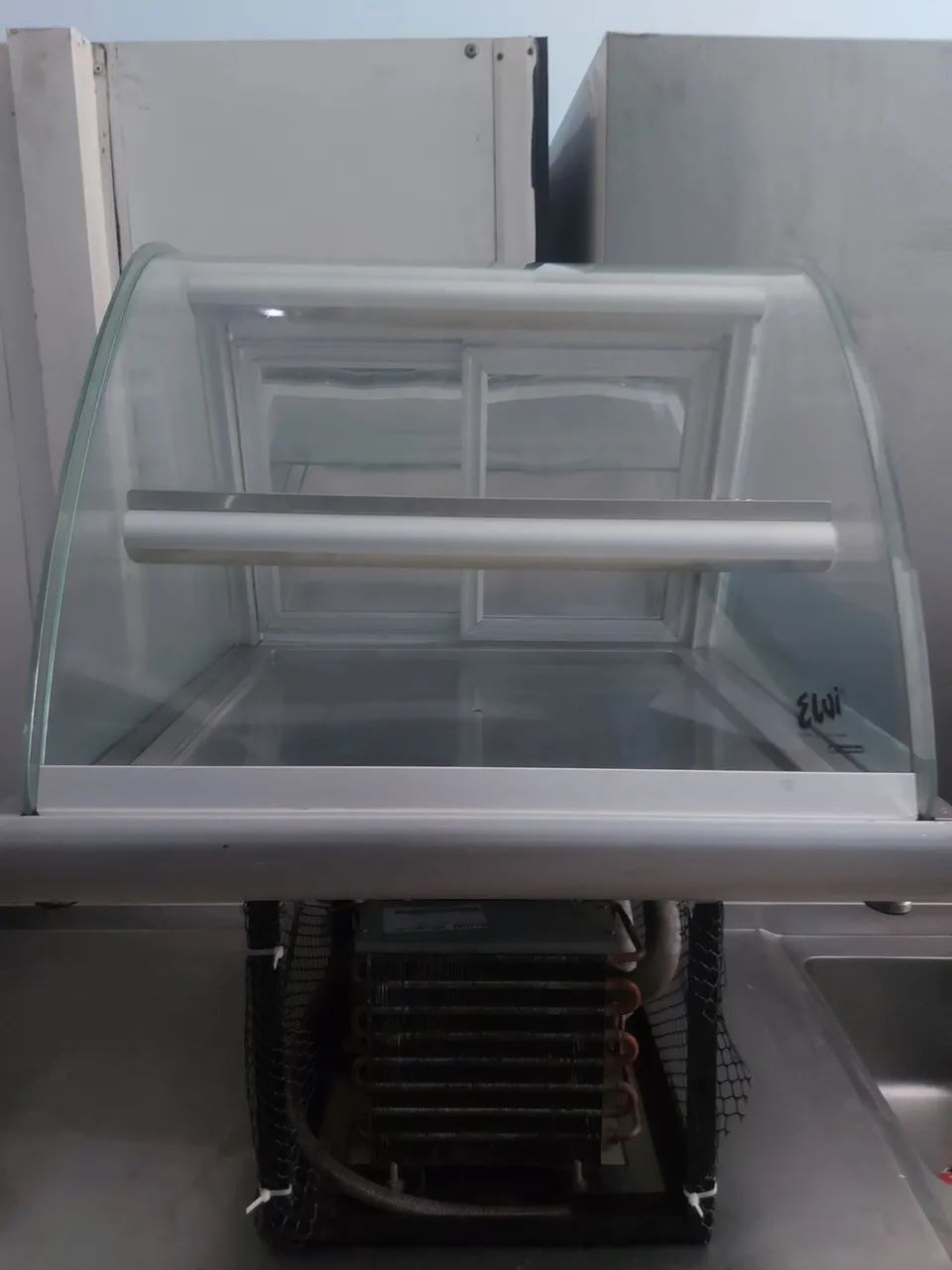 Vitrine Elvi 220 vts refrigerado - Foto 5