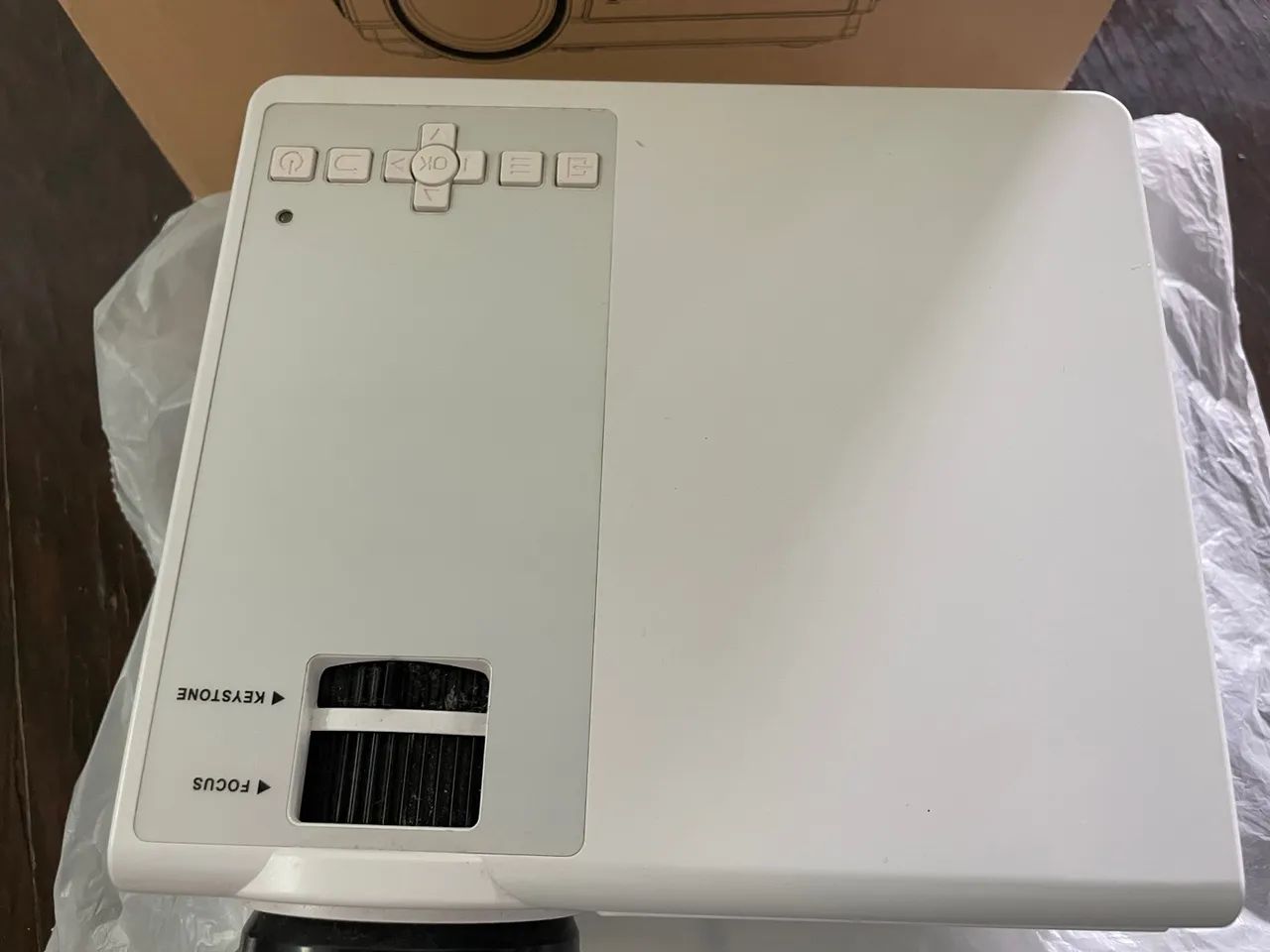 Projetor de Vídeo Portátil - Imagem Clara e Brilhante - Foto 4