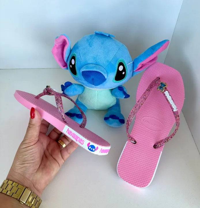 Sandália Havaiana Feminina Rosé - Stitch Emblema