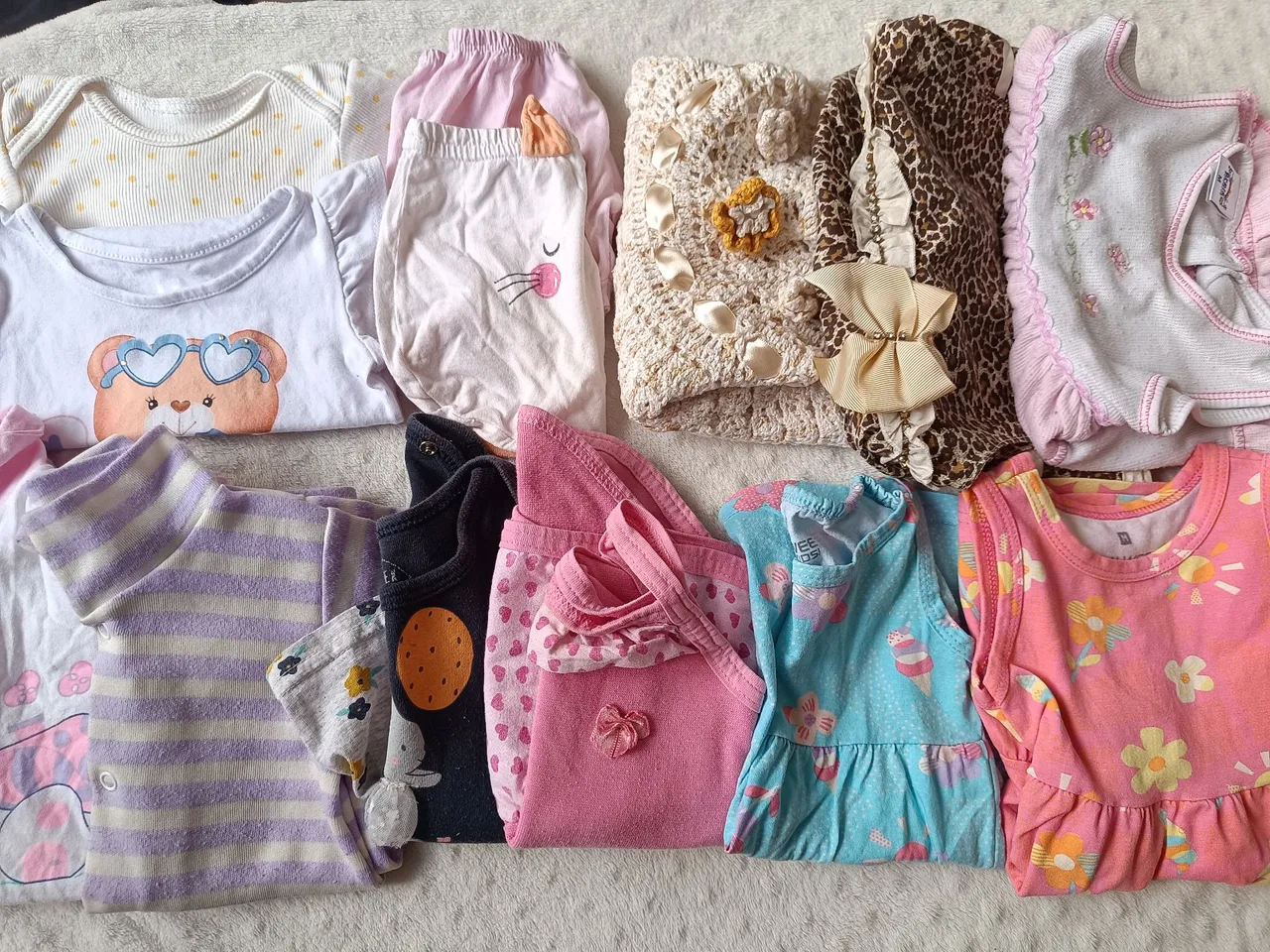 Lote de roupas de bebê menina - diversas peças