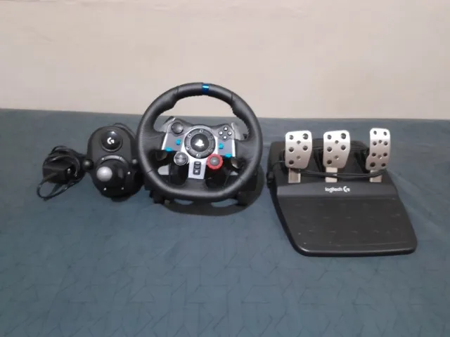 Volante Logitech G29 com pedais e câmbio