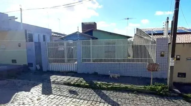 Casa para Venda em Natal, Pajuçara, 3 dormitórios, 1 banheiro, 2 vagas