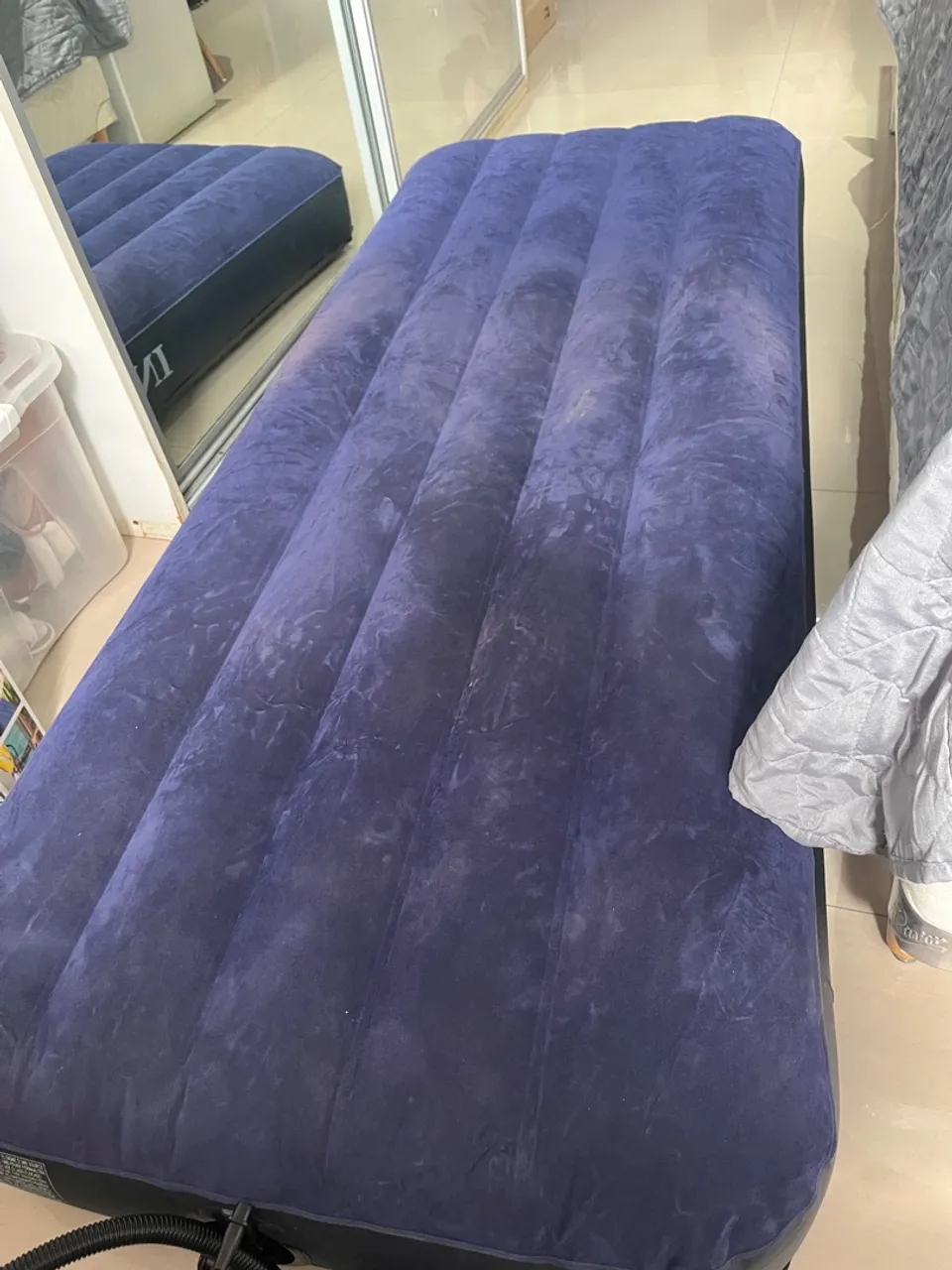 Colchão Inflável Solteiro - Conforto para Acampamento