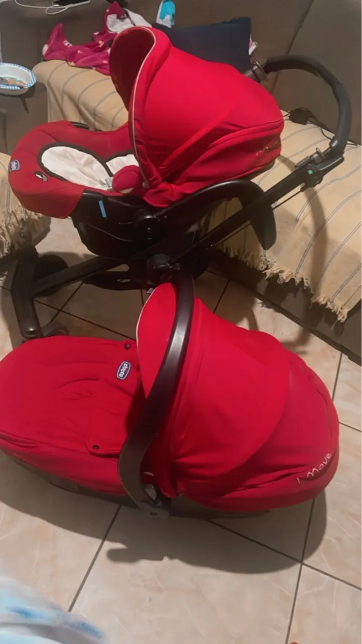 Carrinho de Bebê Chicco I-Move Vermelho