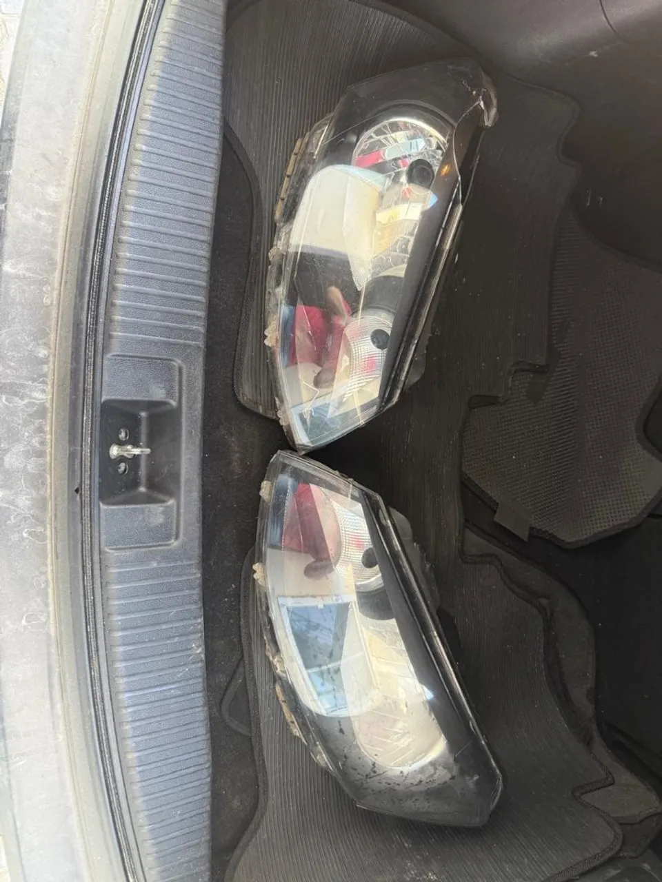 Faróis originais Gol Saveiro Voyage
