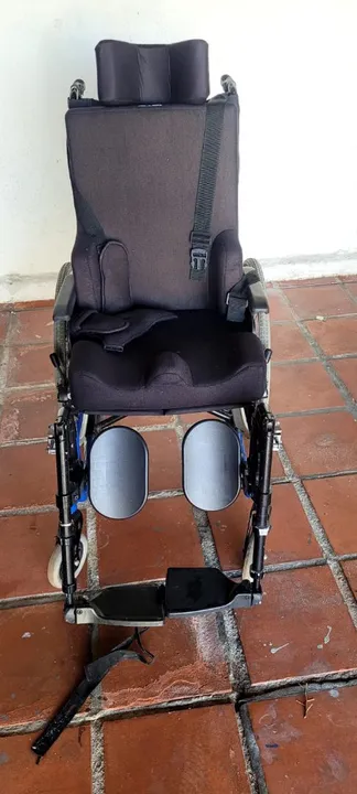 Cadeira de rodas reclinavel- Ótimo estado