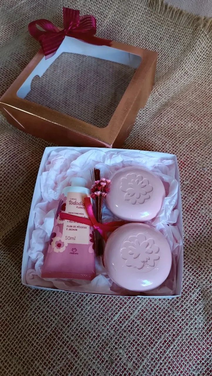 Kit Natura Tododia Flores - Creme para Mãos e Sabonete