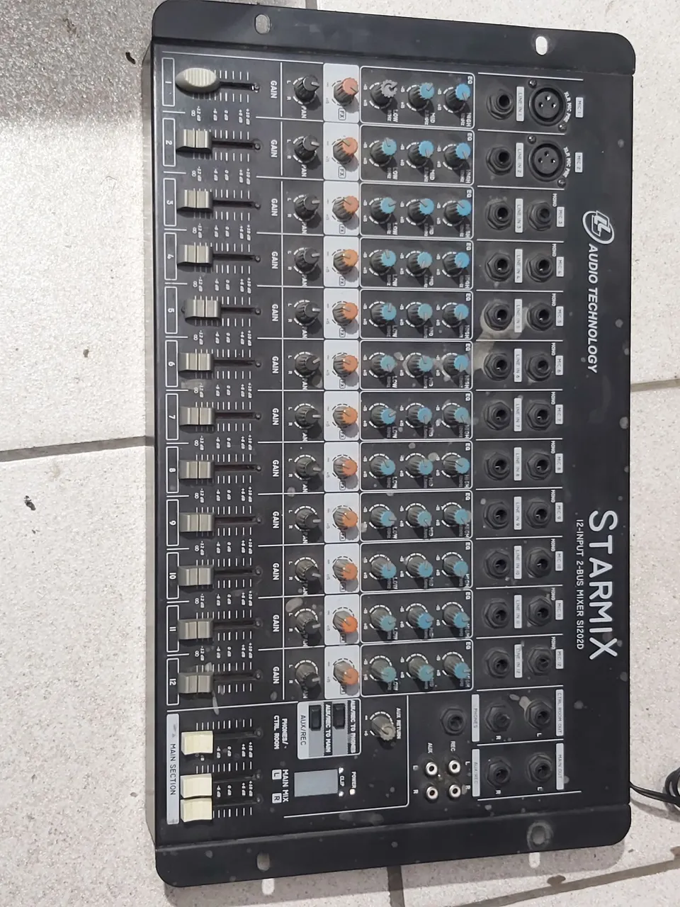 Mesa de Som 12 Canais StarMix SI202D