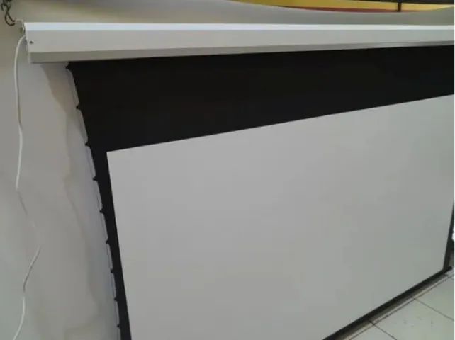 Tela de Projeção Elétrica Tensionada 133'' - Foto 3