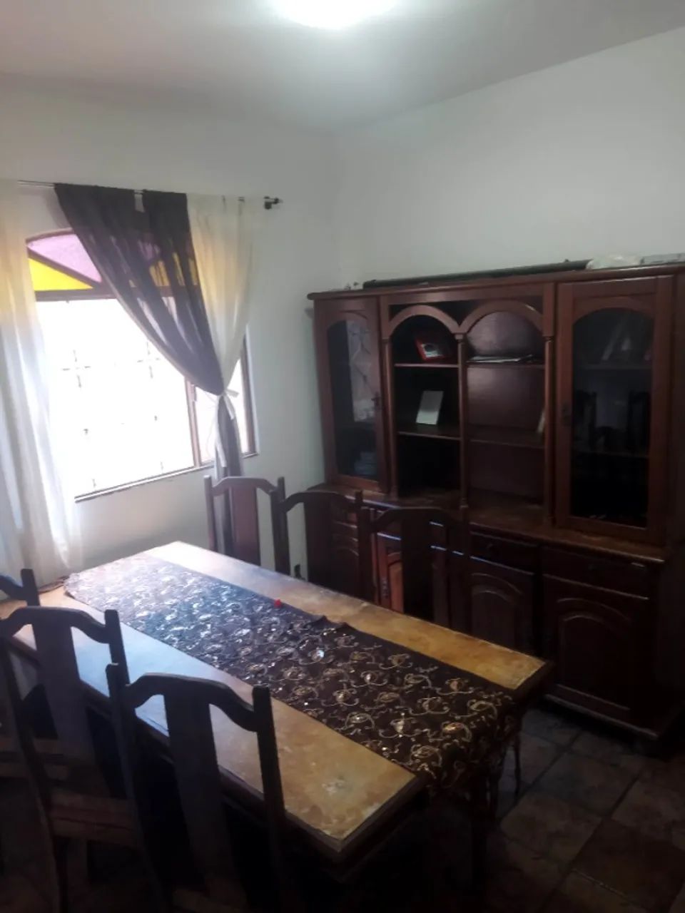 Mesa de jantar com oratório 64842834333826120