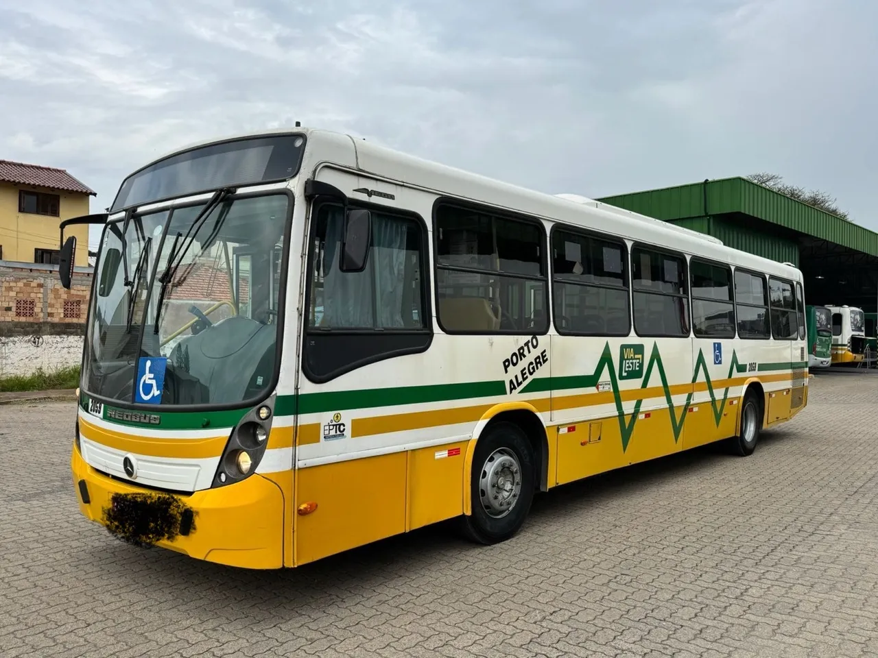 ÔNIBUS- MERCEDES BENS/NEOBUS