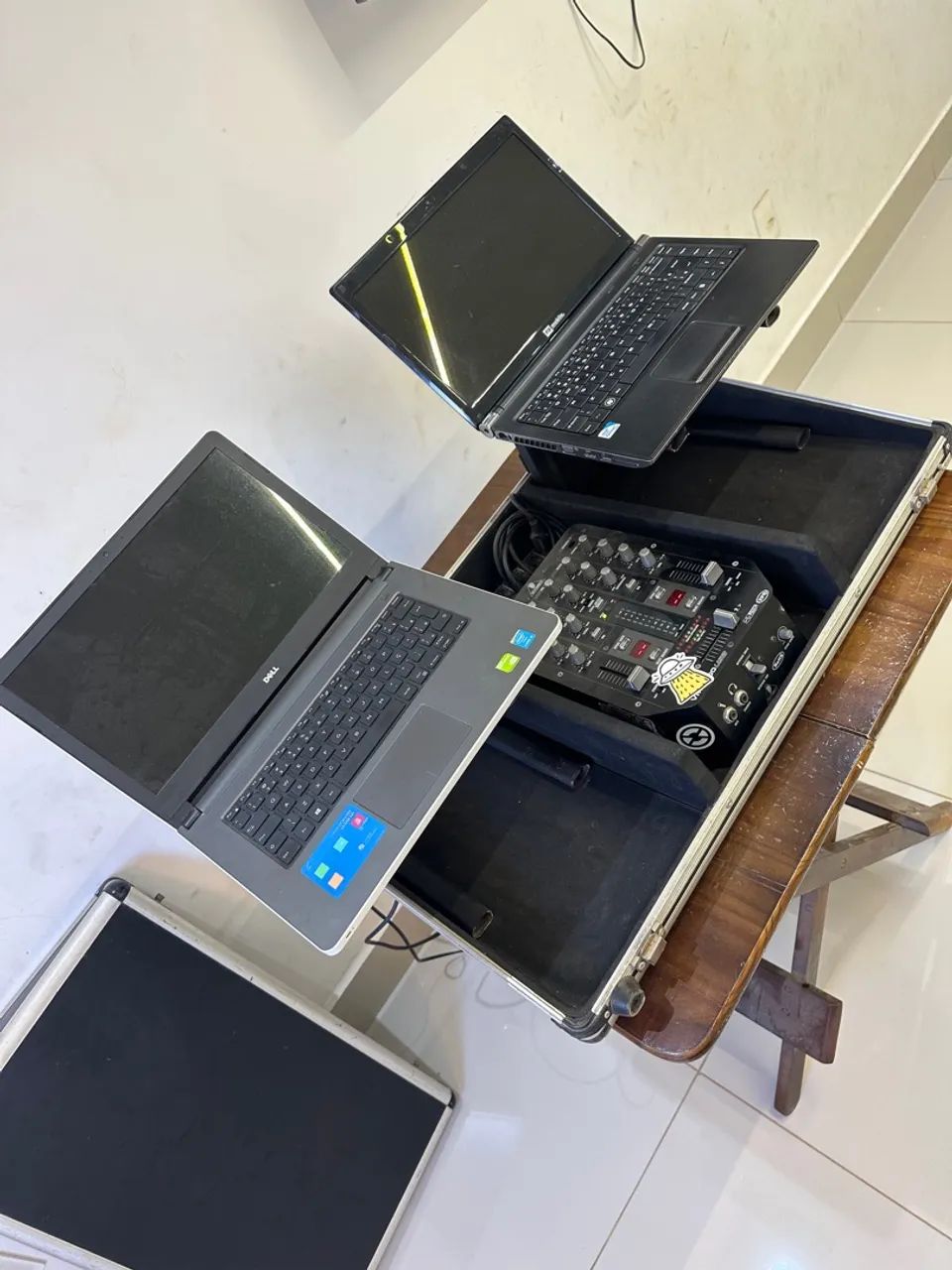 Case profissional para DJ com mixer Vmx 300 