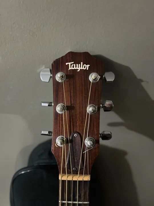 Vendo Violão Taylor - made USA - Foto 2