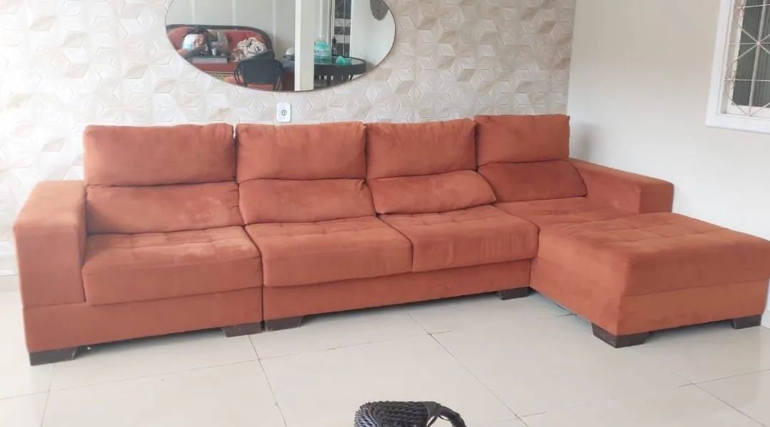 Sofá grande retrátil  com cheis - Foto 2