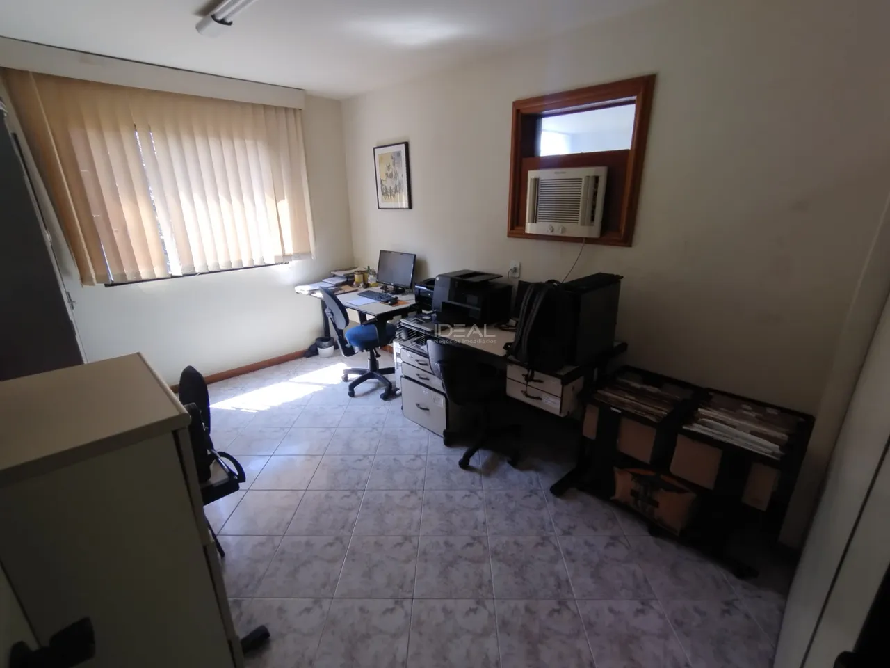 Ótima Sala Comercial: 4 Divisões, Copa, Cozinha e Banheiro, aluguel sem mobilha.