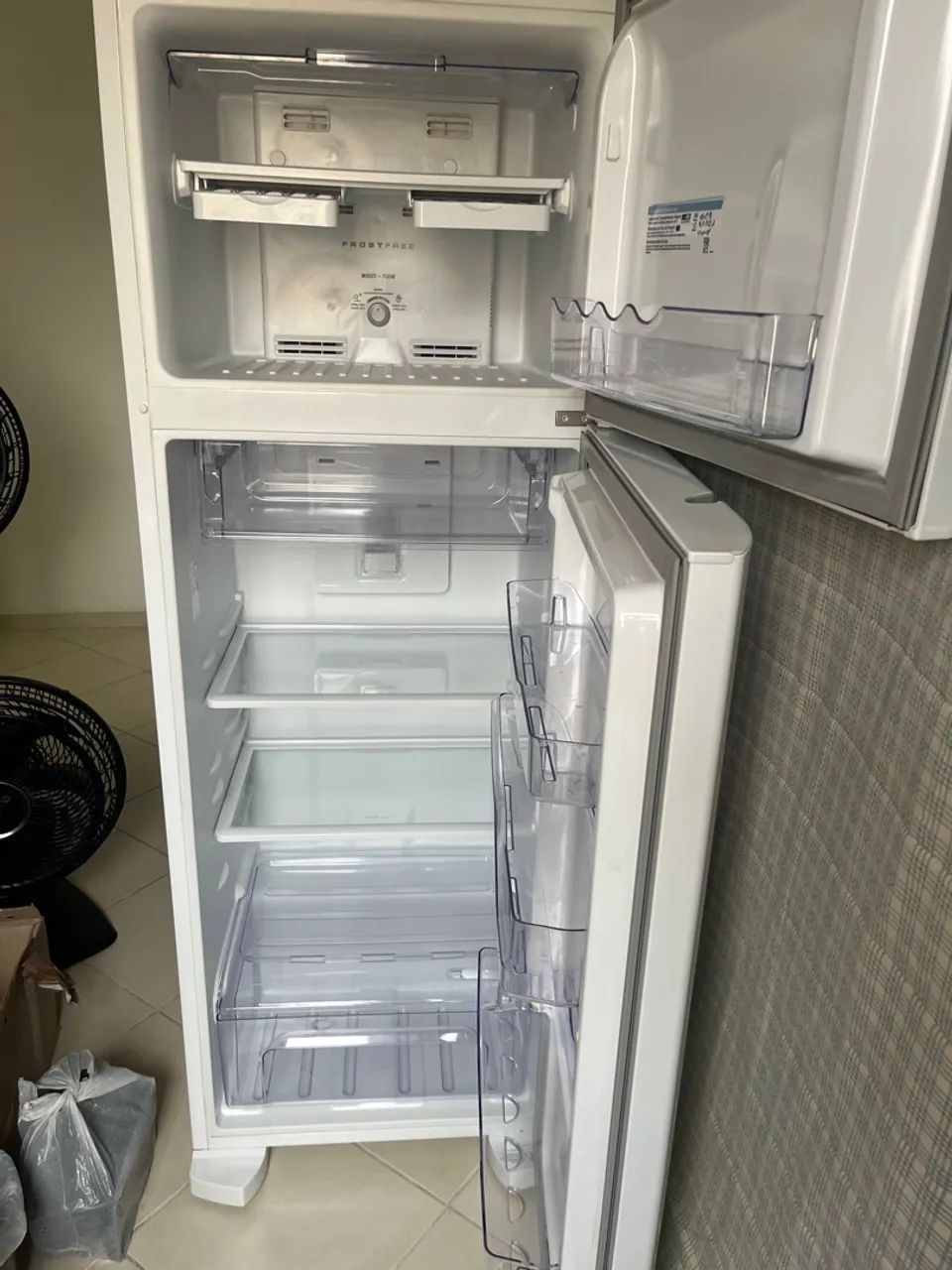 Geladeira Frost Free Duplex Electrolux Branca - Foto 4
