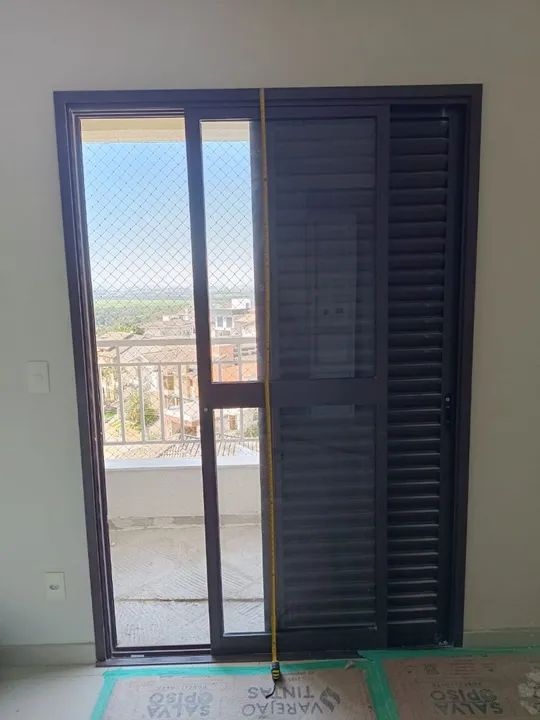 Porta e Janela de Alumínio com Grade de Segurança - Foto 2