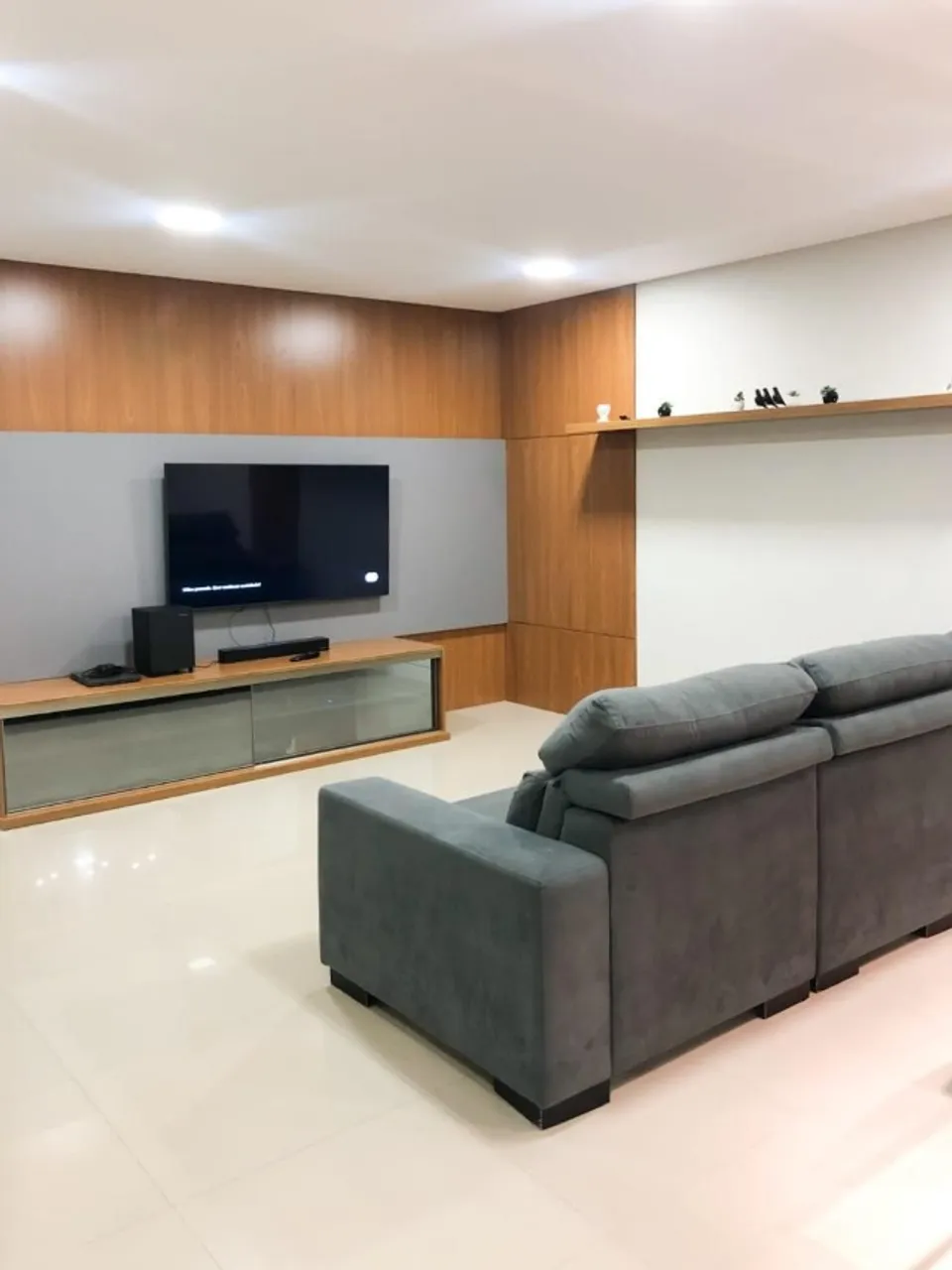 Locação anual Meia Praia Itapema