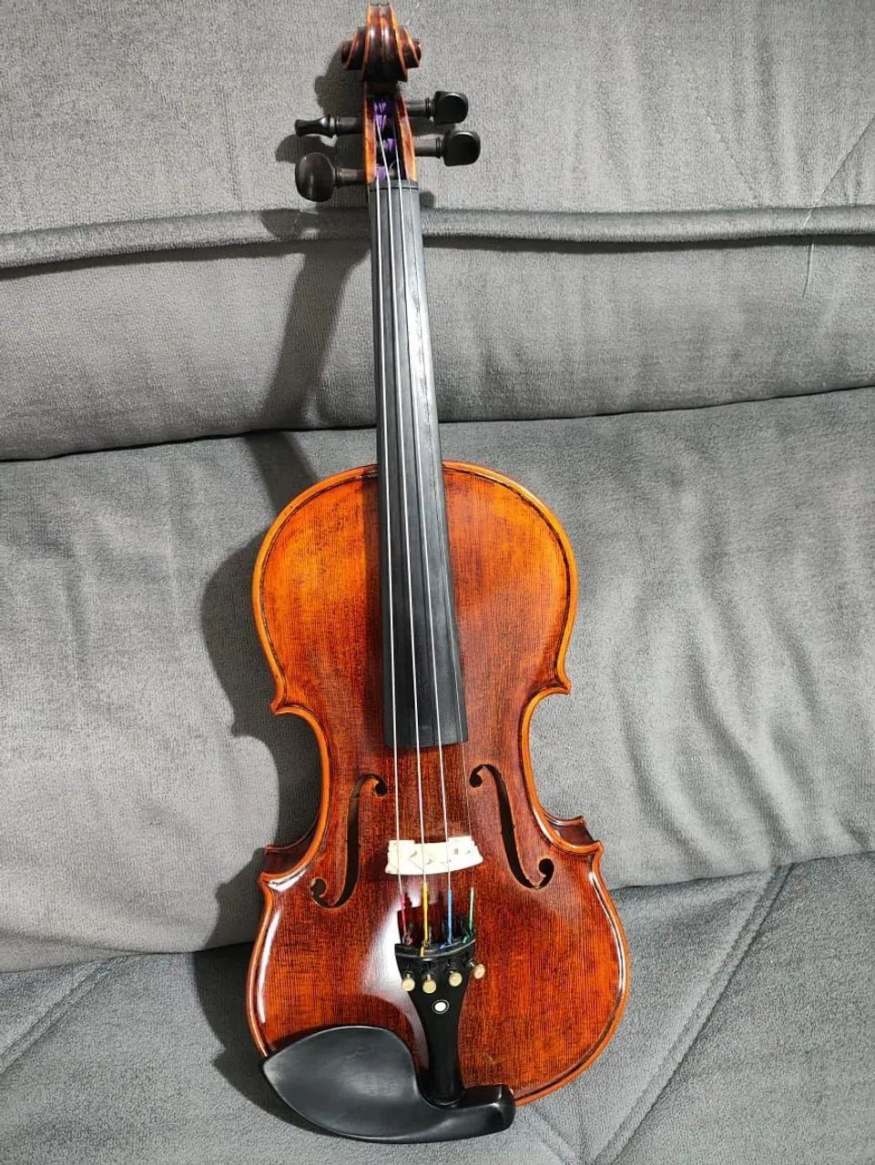 Violino modelo VK-544 (USA) só a vista
