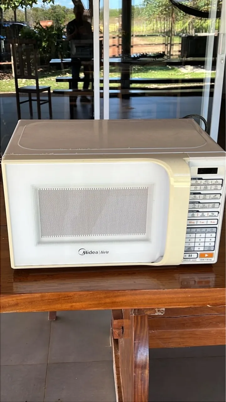 Micro-ondas Midea Liva - Perfeito para sua cozinha!