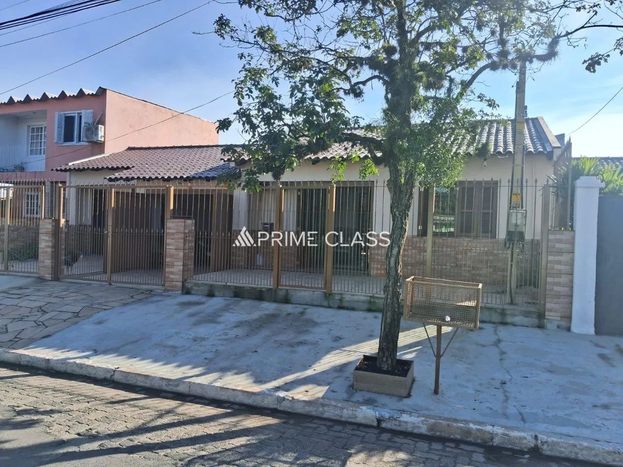 Casa térrea 3 dormitórios com piscina - Bairro Cinco Colonias, Canoas/ RS - Foto 2