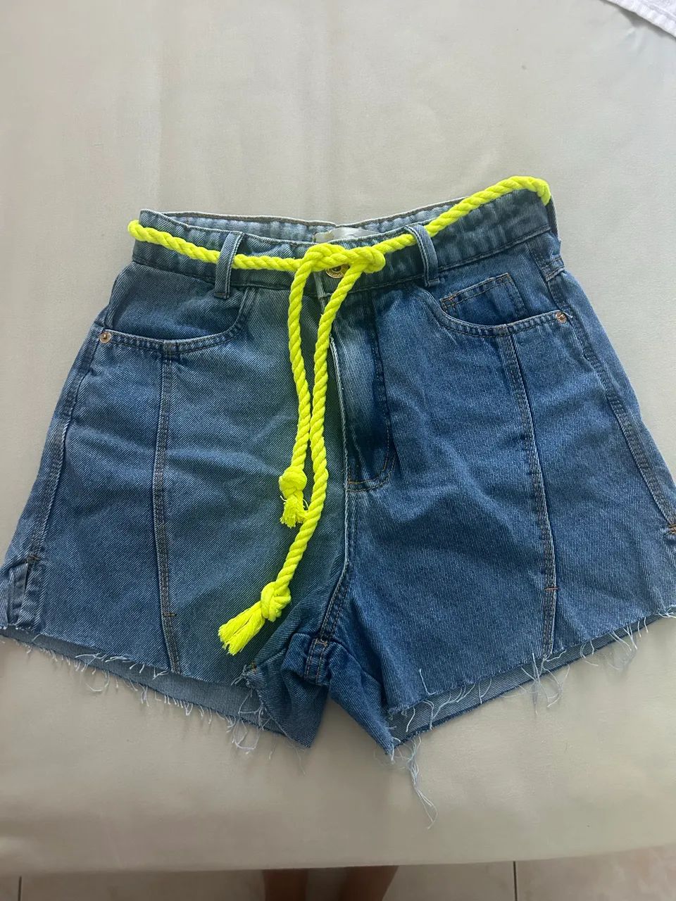 Short jeans