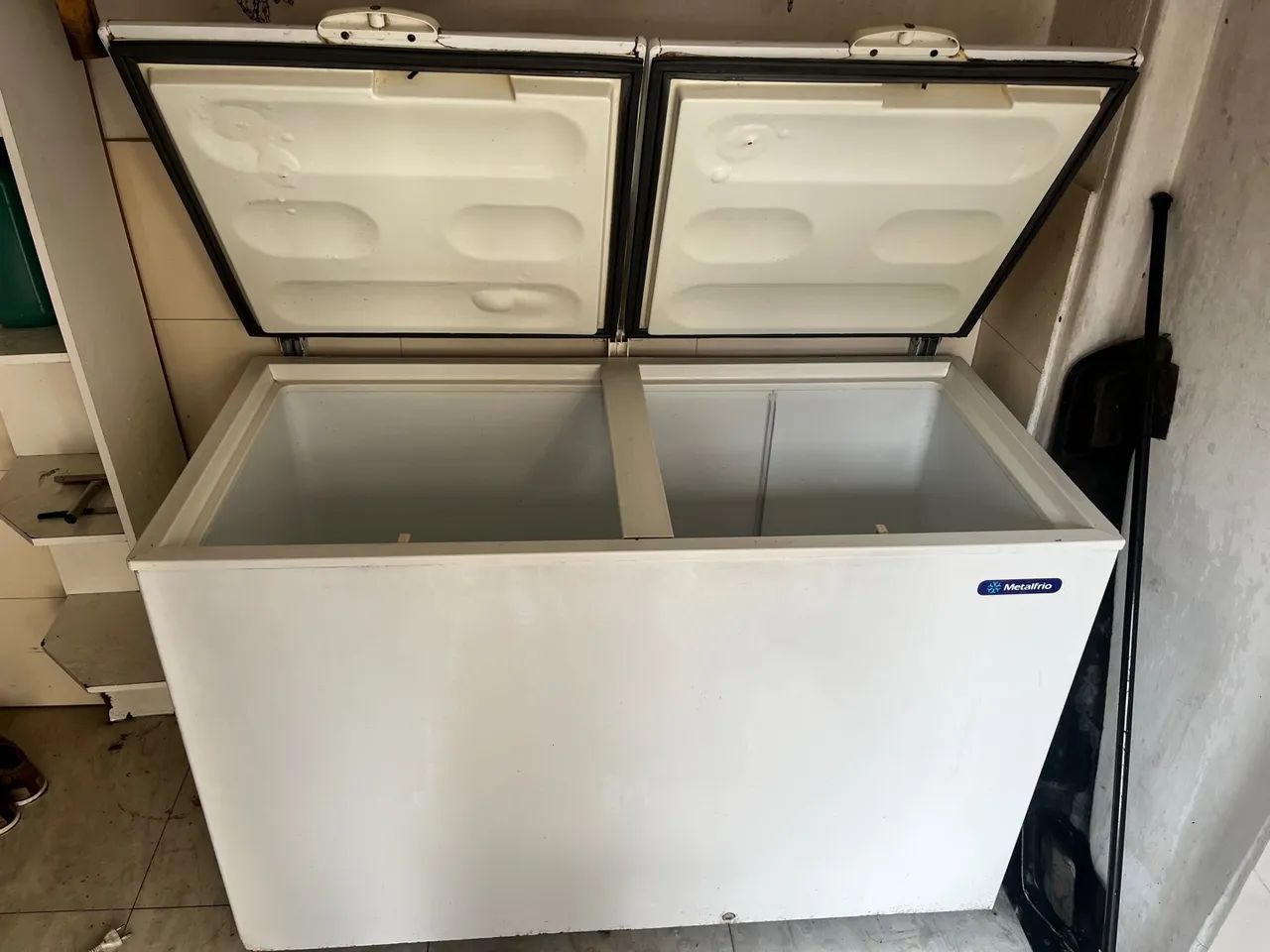 Freezer metalfrio 500 litros  - Foto 2