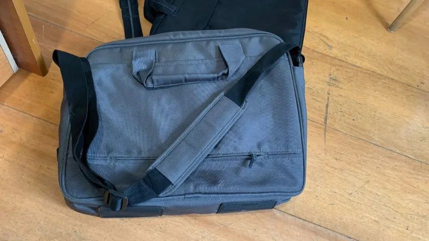 bolsa maleta tucano laptop comprada irlanda como nova - Foto 2