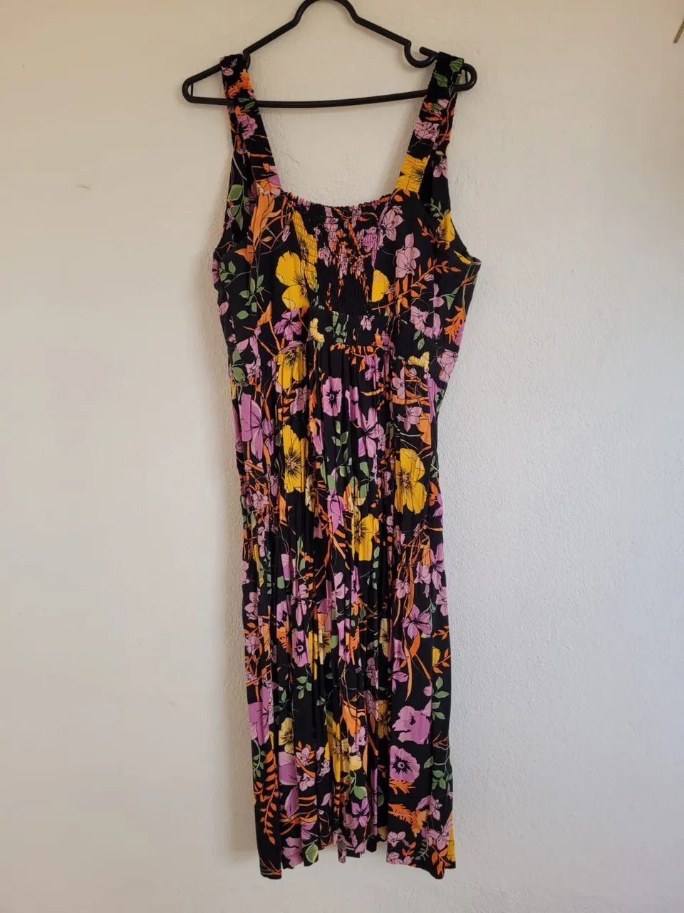 Vestido flores de verão preto plus size - Foto 2