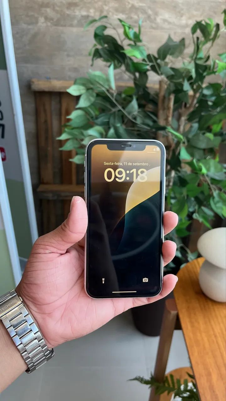 iPhone XR Branco - Bateria 100% - carregador lacrado  - Foto 4