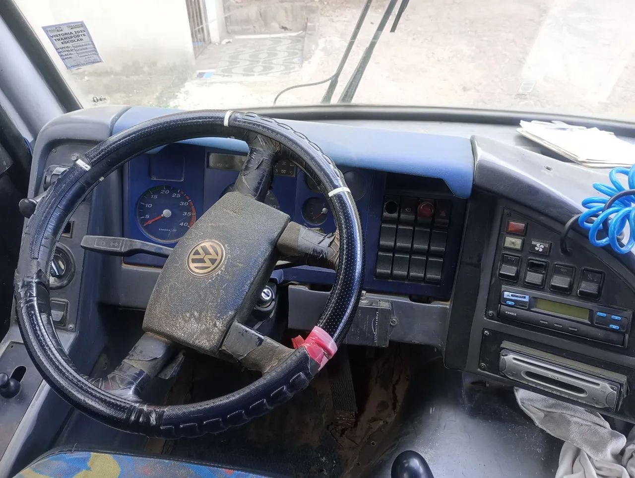 Micro ônibus 26 lugares, pneus novos, cambio e motor já feito e só pegar e trabalhar. - Foto 5