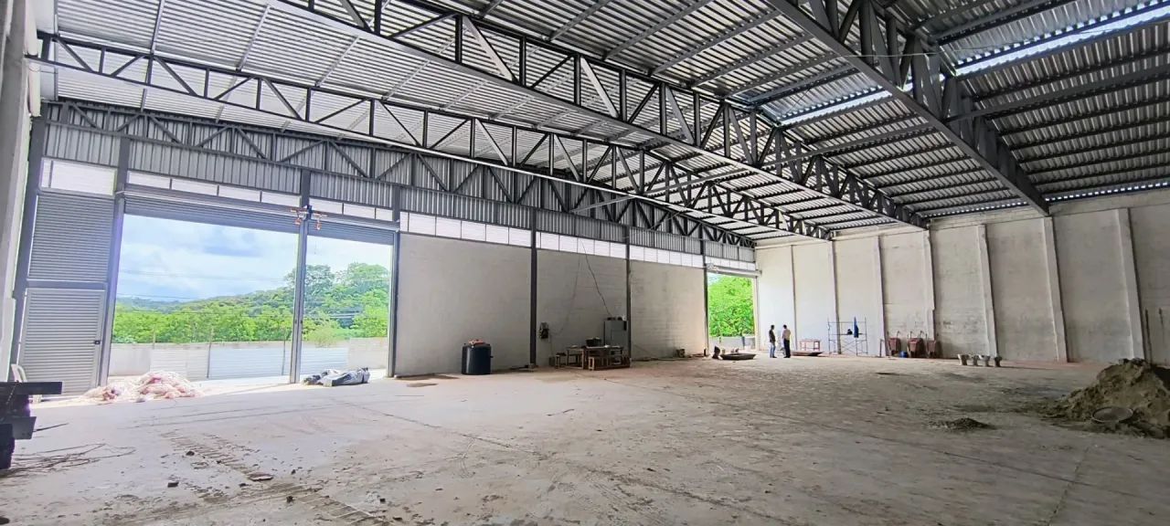 GALPÃO PARA LOCAÇÃO - CIDADE VERDE | 1.300 m²