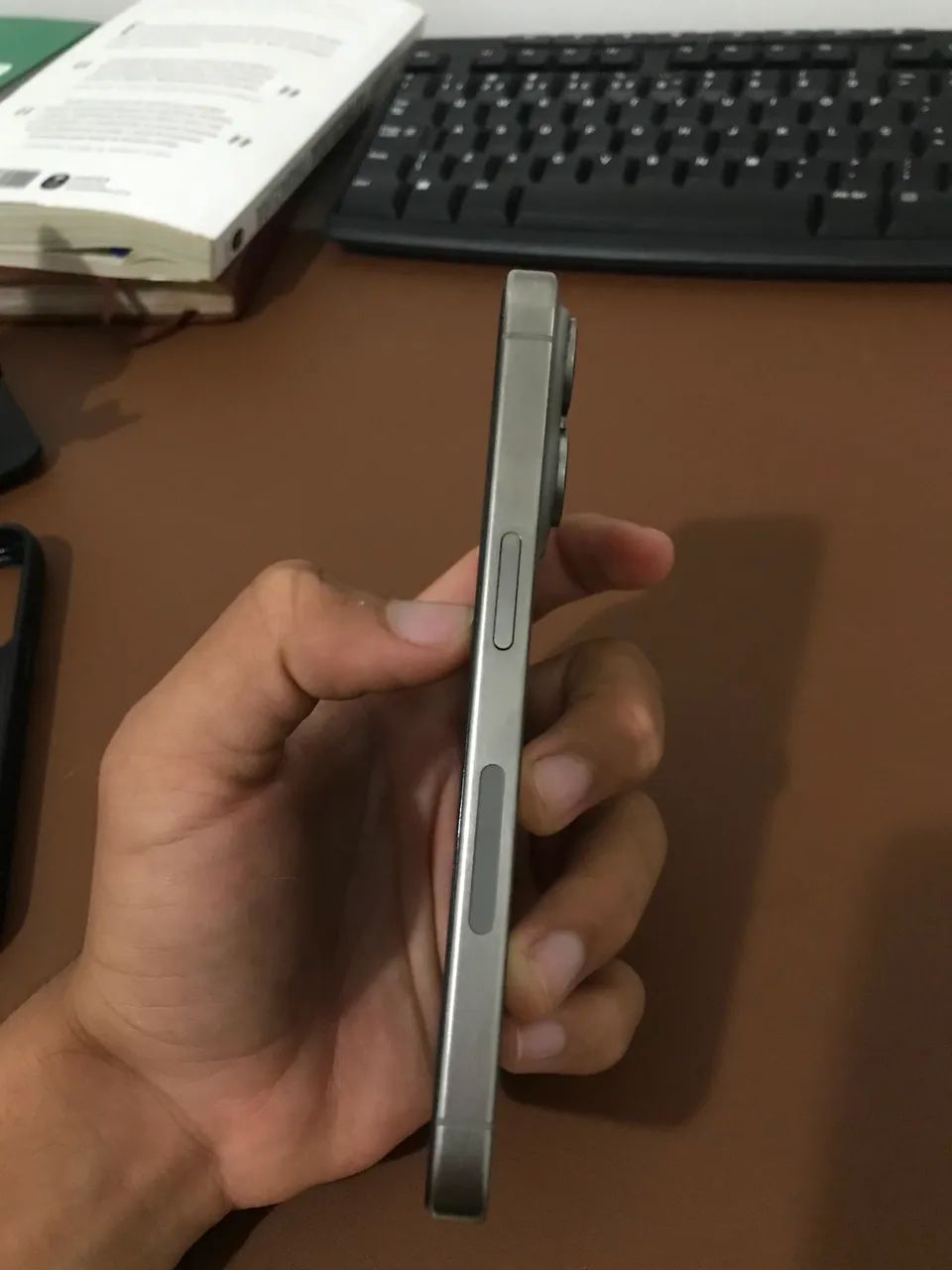 iPhone 15 pro - Foto 2