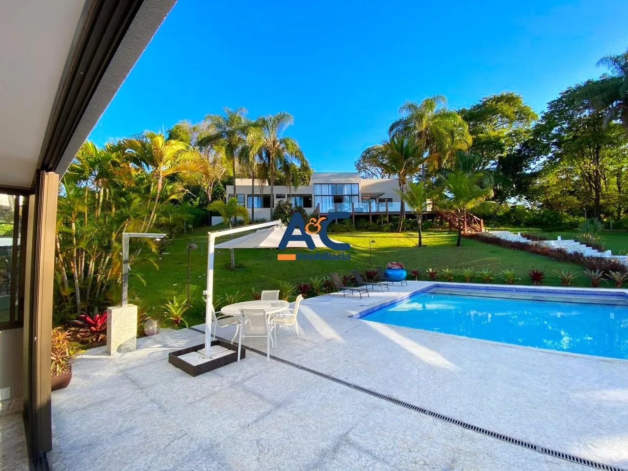 Belíssima casa no Condomínio Amendoeiras - Foto 4