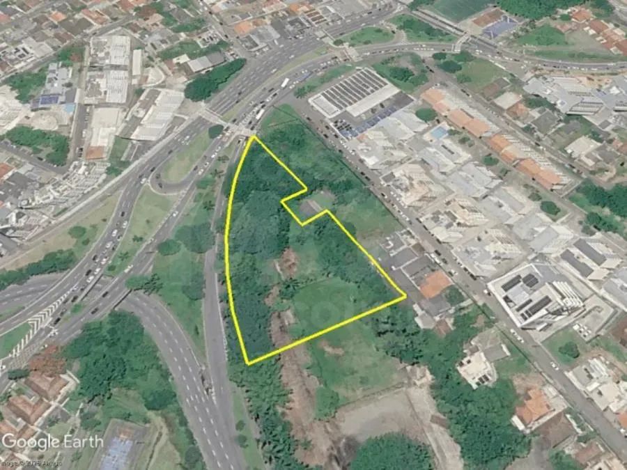 FLORIANÓPOLIS/SC - Terreno com 13.720,16m² (área construída estimada de 1.872,14m²) no bai