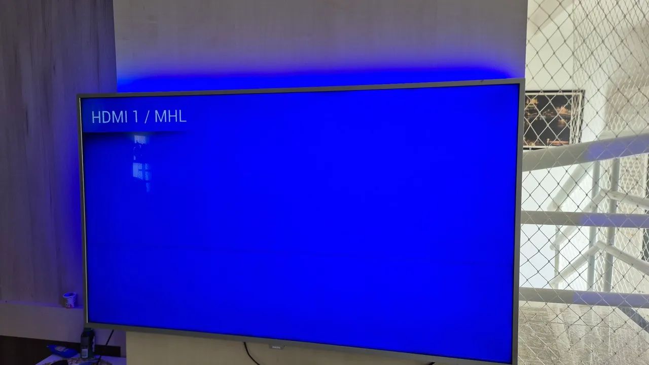 TV 65 polegadas philips com defeito - Foto 2