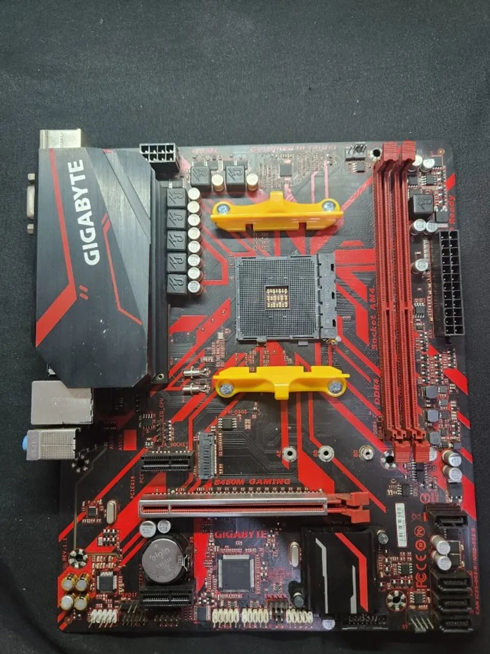 Placa-Mãe Gigabyte B450M Gaming AM4 - Foto 3