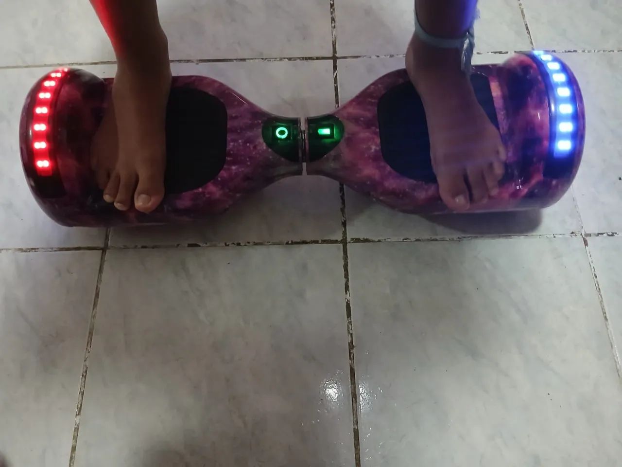 skate elétrico hoverboard de 6,5 polegadas com estampa roxa de galáxia, luzes LED