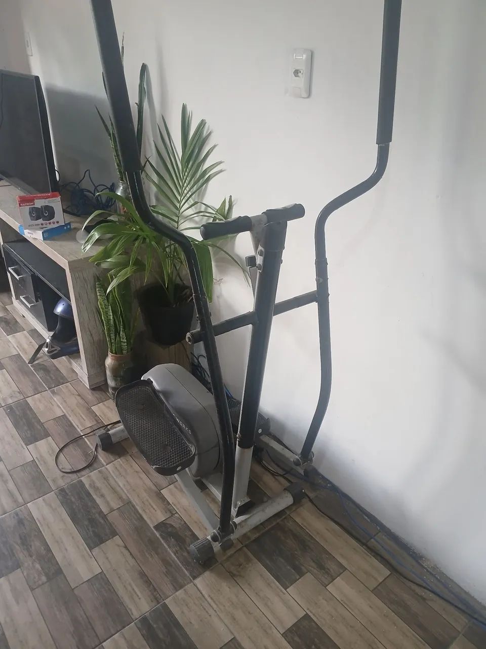 Vende-se aparelho elíptico de exercícios