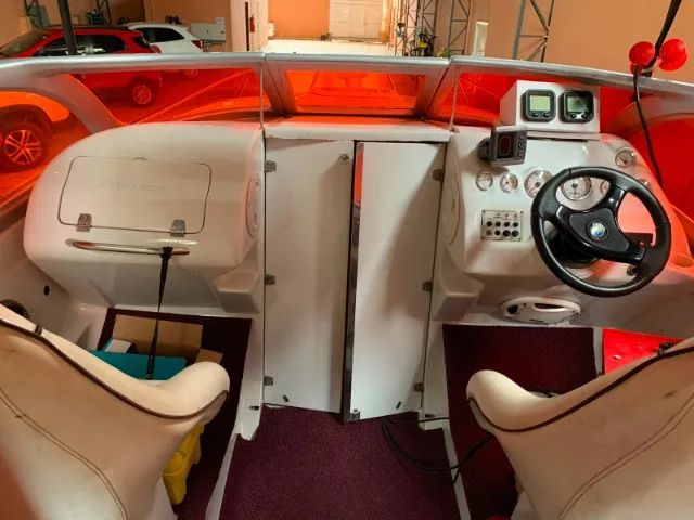 Lancha Evolution 210 Cab "Águia Dourada" - Foto 4