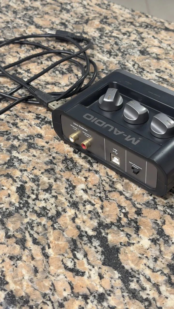 Interface De Áudio M-audio Fast Track
