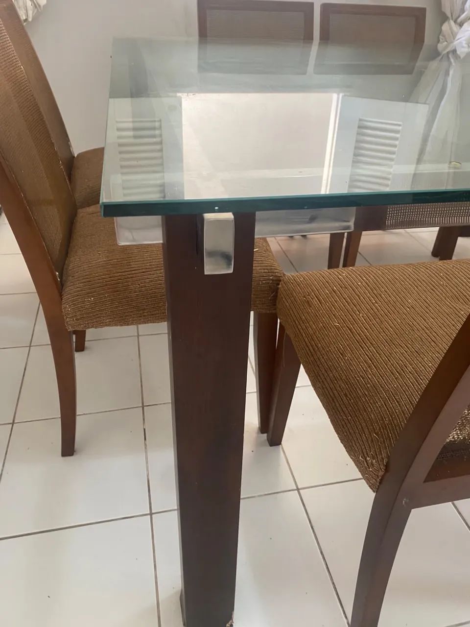 Mesa de vidro com cadeiras  - Foto 4