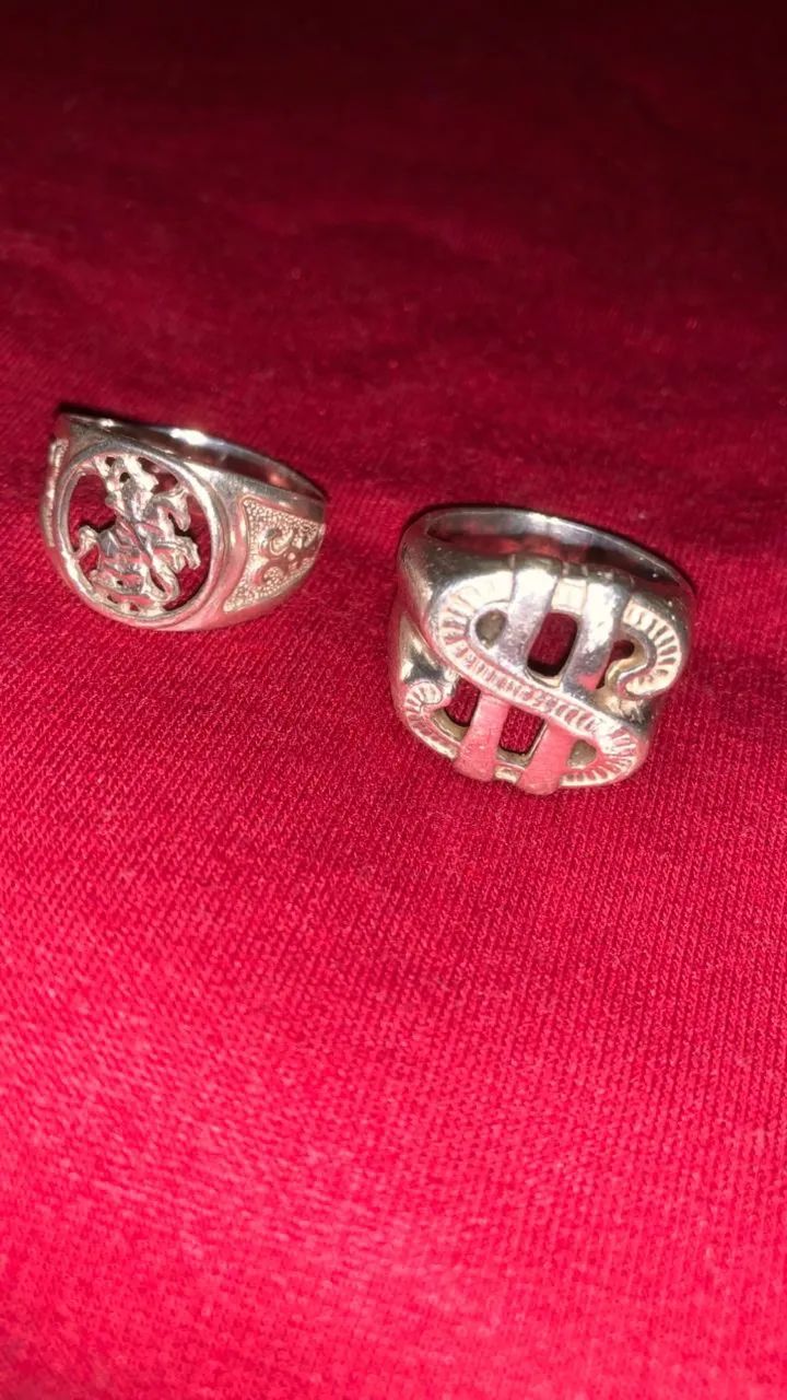 Vendo 02 Anéis de Prata 