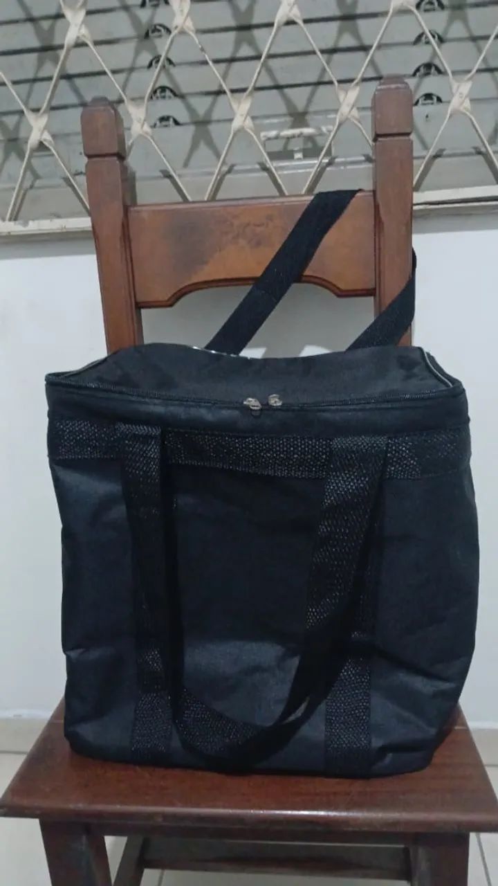 Bolsa térmica para entregar grande preta nova sem uso - Foto 2