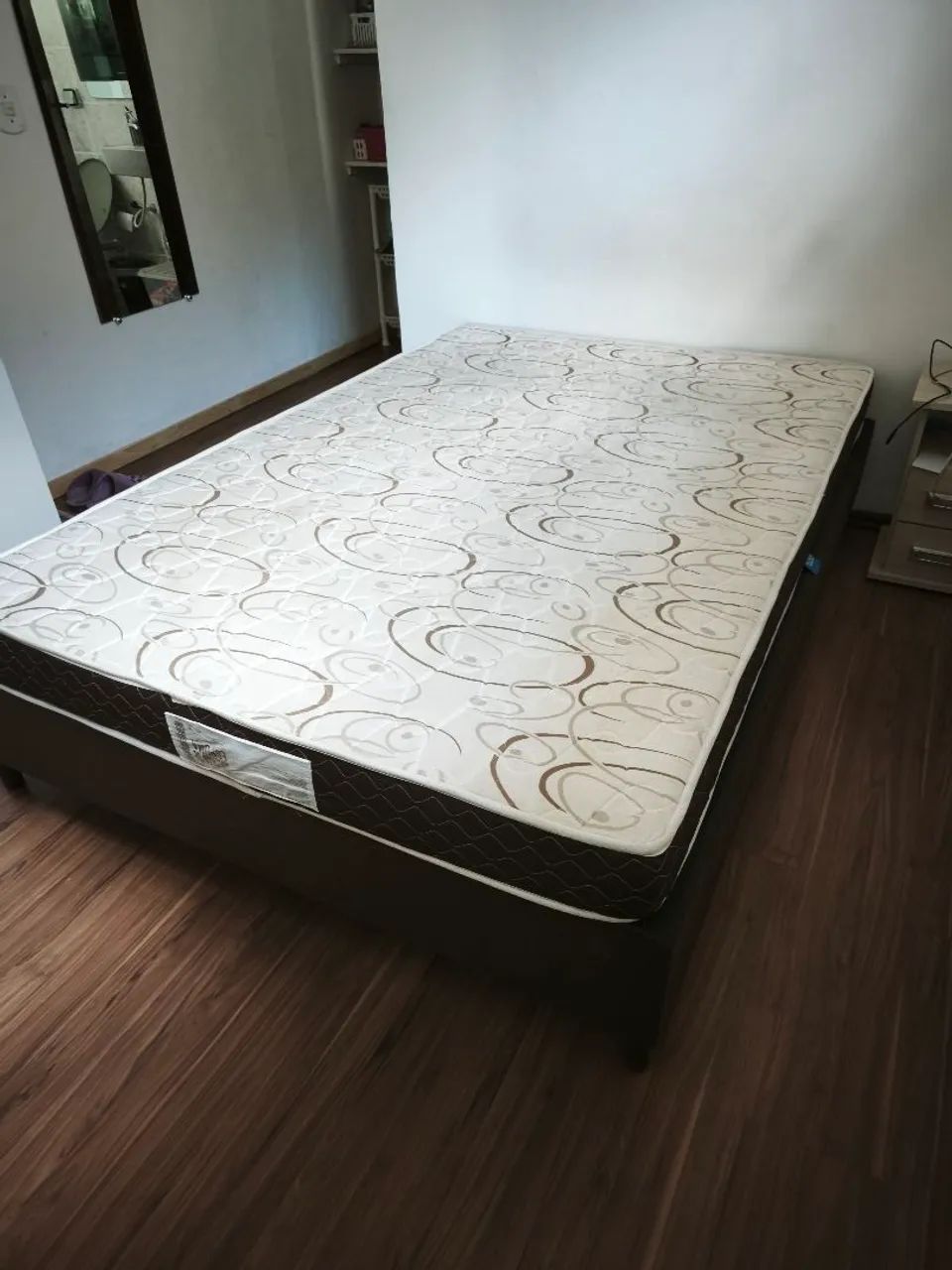 Colchao usado com base de casal Nova o 