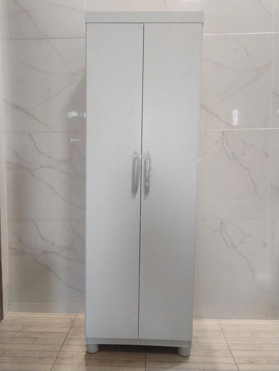 Multiuso com cabideiro/Guarda roupa solteiro 