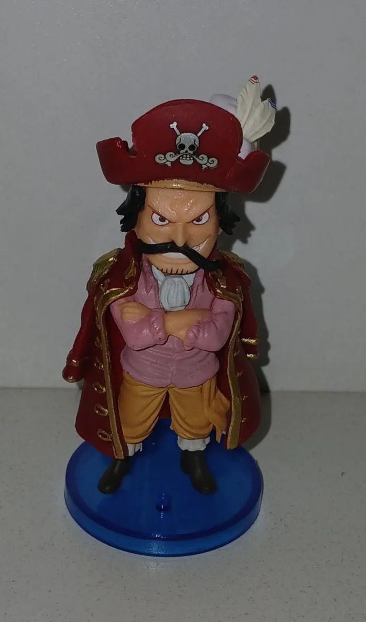 BONECO MINIATURA ACTION FIGURE ONE PIECE GOLD GOL D ROGER