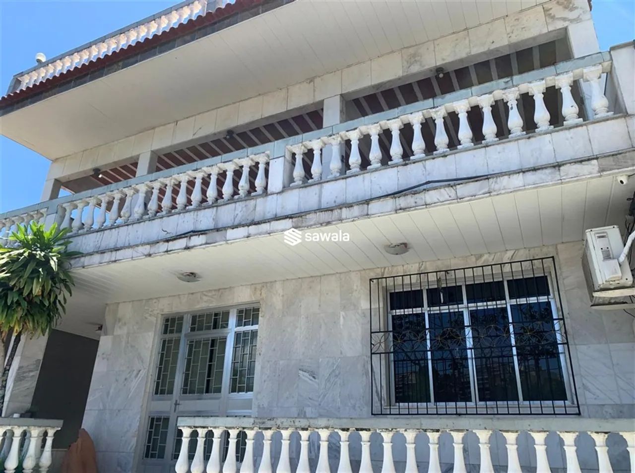 ESPAÇOSA CASA COM 538M2! 4 QUARTOS 2 TERRAÇOS PISCINA E CHURRASQUEIRA!