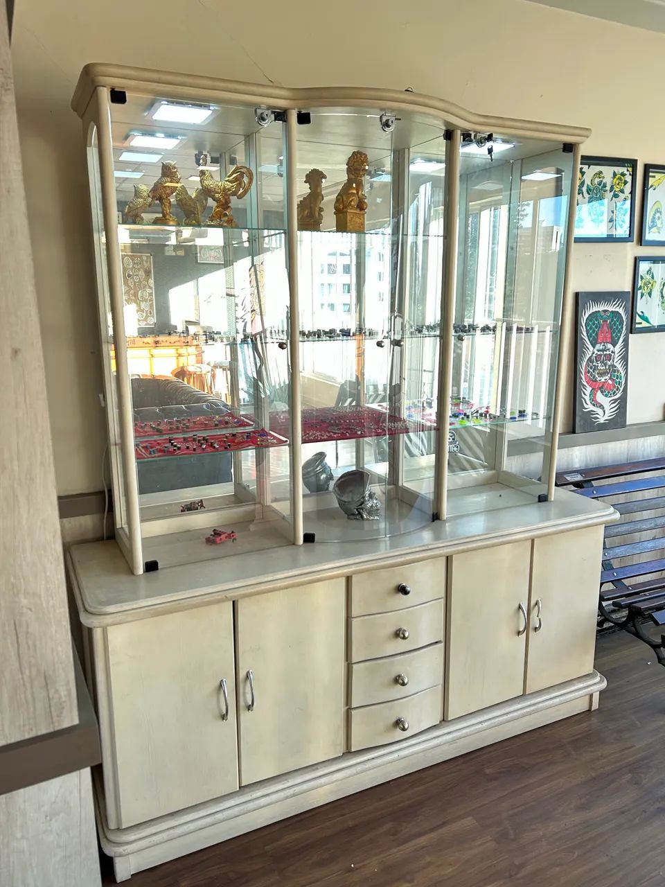 Vitrine balcão cristaleira 