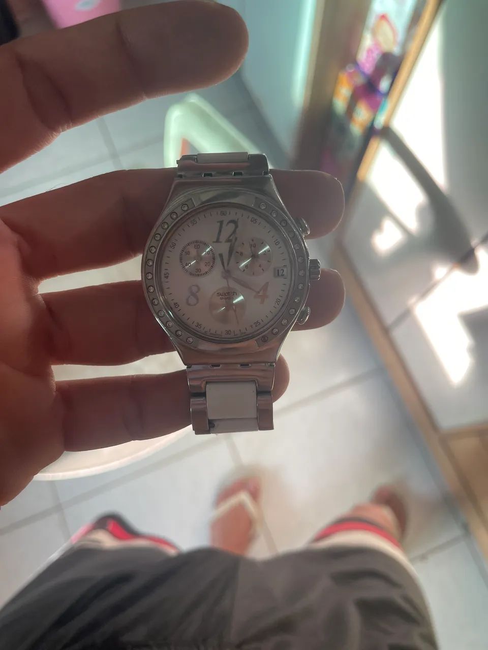 Swatch feminino cara branca 